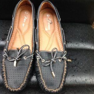Forever black loafers size 8.5
